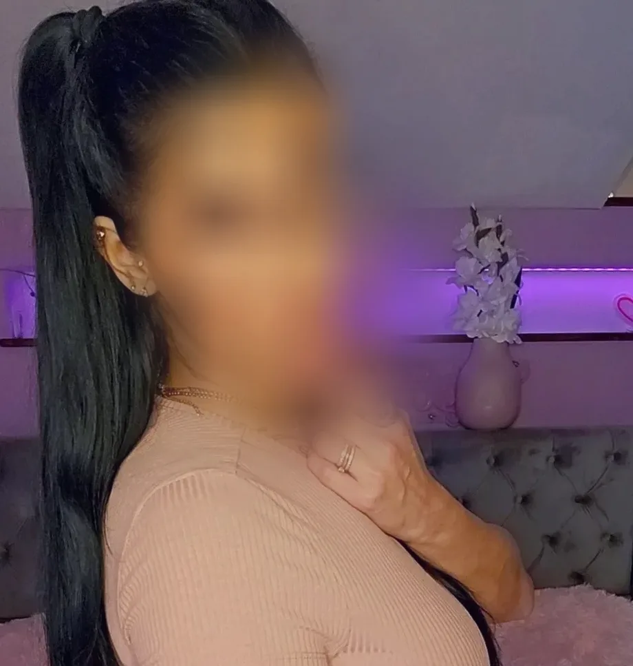 Oksana, 33 anni